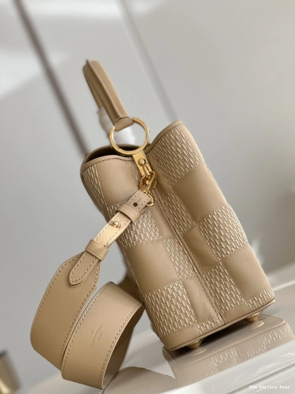 Aaa replica ru LOUIS CAPUCINES VUITTON MM 0717